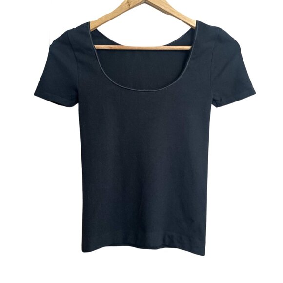 CUYANA Stretch Scoop Neck Tee in Black, Size XS - Picture 2 of 6